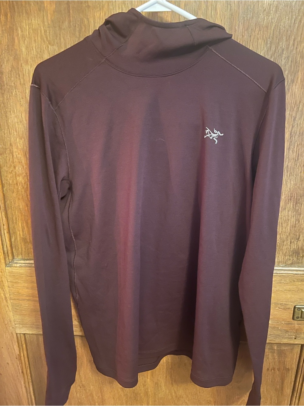Arc'teryx Men's Long-Sleeve Hoodie in Deep Maroon